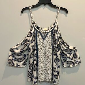 ⭐️ Hyku Paisley Cold Shoulder Boho Top M Flowy Festival Blouse Rayon NWOT